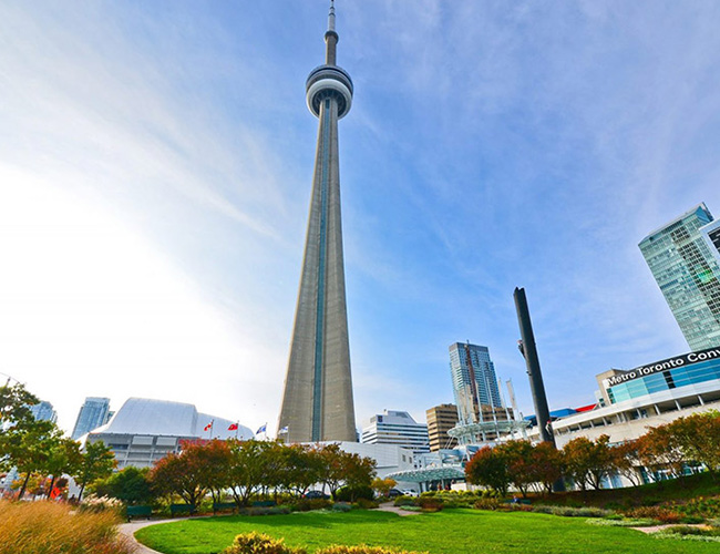 CN Tower in Canada, highlighting Canada as a top immigration choice for Pakistani citizens in 2024.